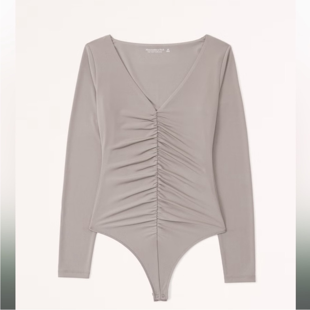 Long-Sleeve Ruched V-Neck Bodysuit xs taupe